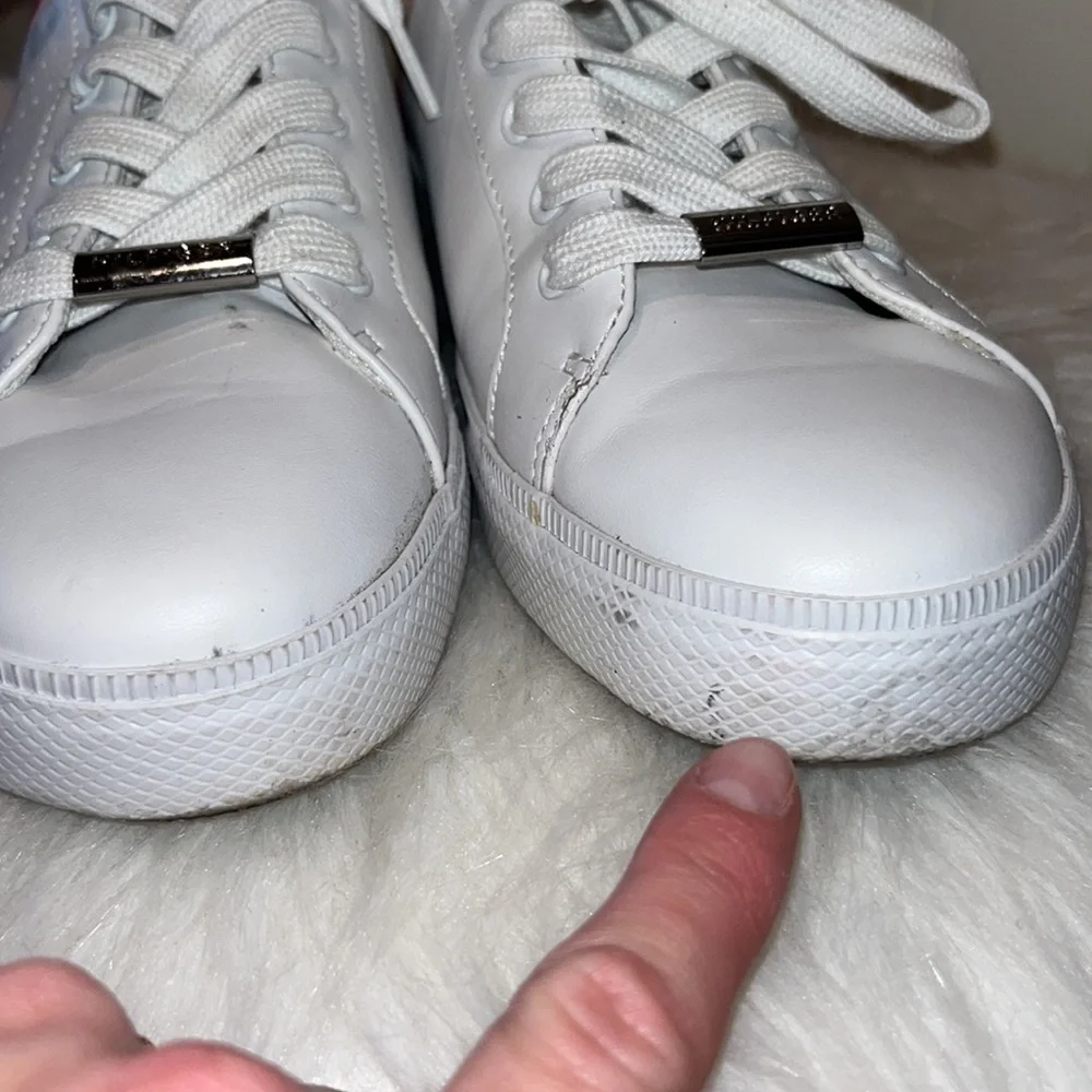 TOMMY Hilfiger white synthetic leather tie sneaker with iridescent panels size 9
